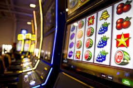 Meja permainan live casino dengan dealer profesional di bandar555